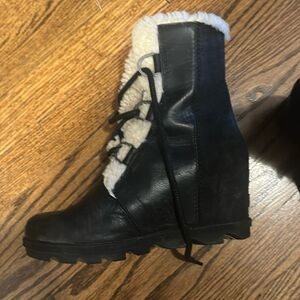 Sorel shearling lined waterproof booties